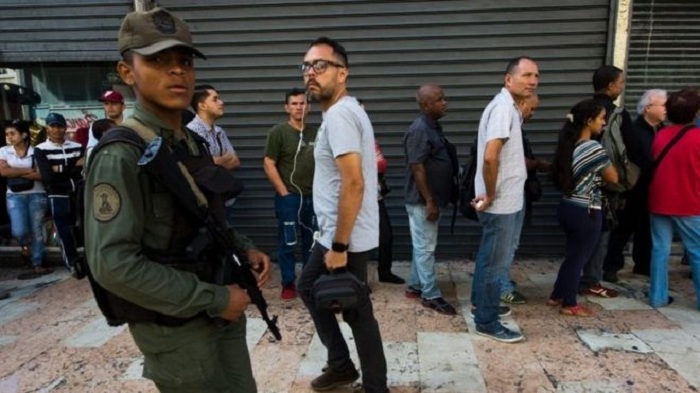 Venezuela`s 100-bolivar note withdrawal causes chaos